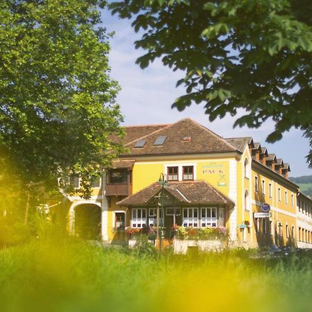 Gasthof Pack "Zur Lebing Au" Хартберг Экстерьер фото