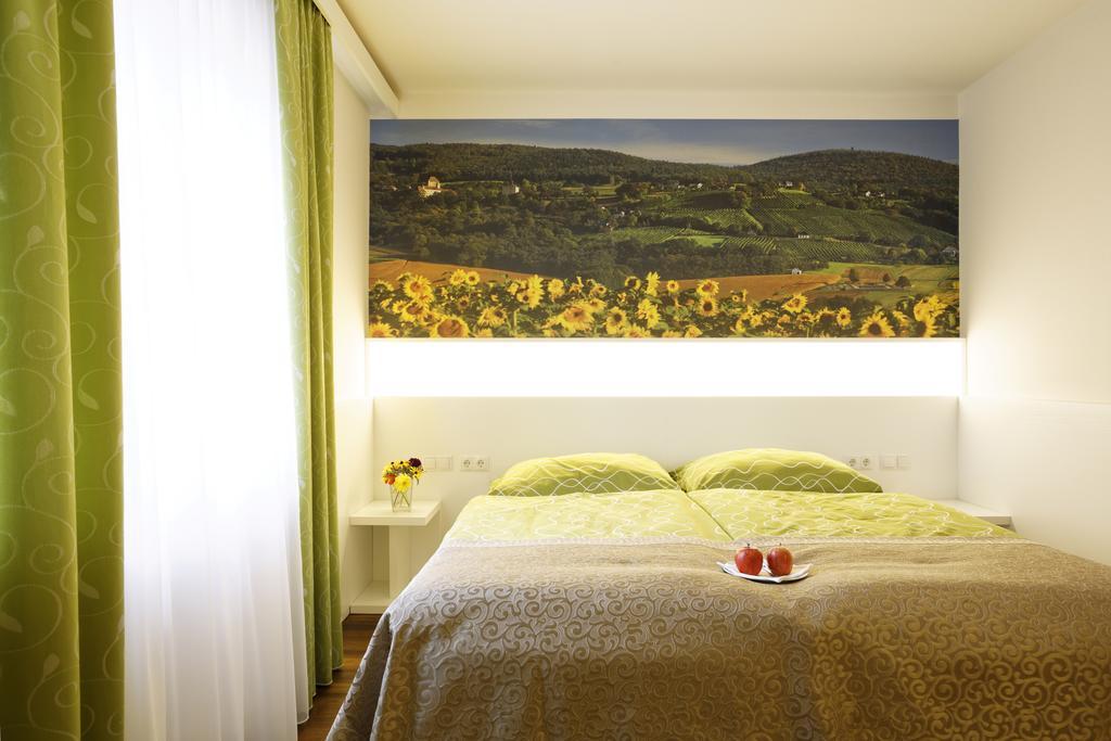 Gasthof Pack "Zur Lebing Au" Хартберг Номер фото