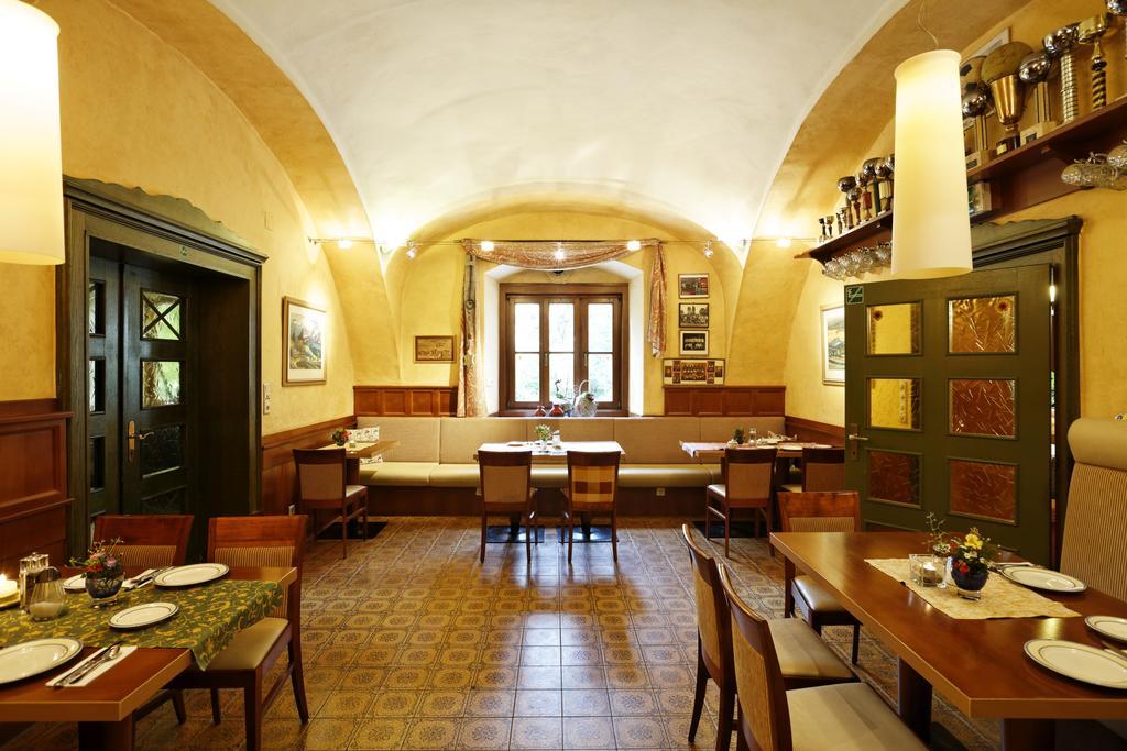 Gasthof Pack "Zur Lebing Au" Хартберг Экстерьер фото