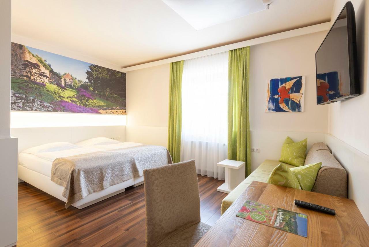 Gasthof Pack "Zur Lebing Au" Хартберг Экстерьер фото
